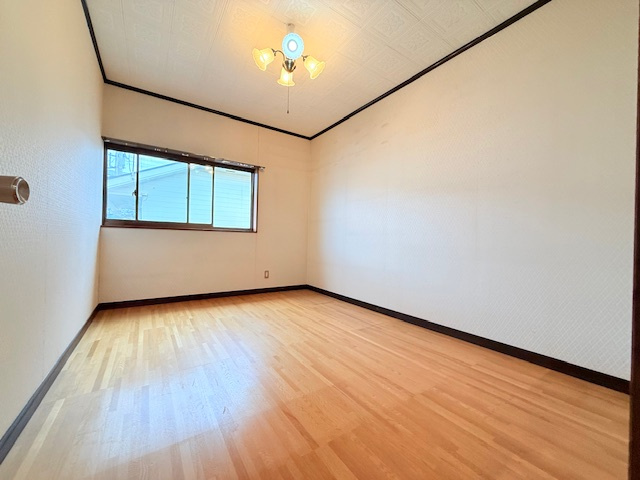 明石市魚住町西岡戸建の洋室