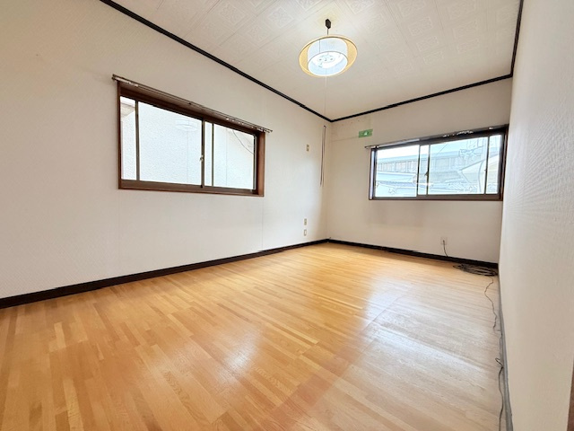 明石市魚住町西岡戸建の洋室