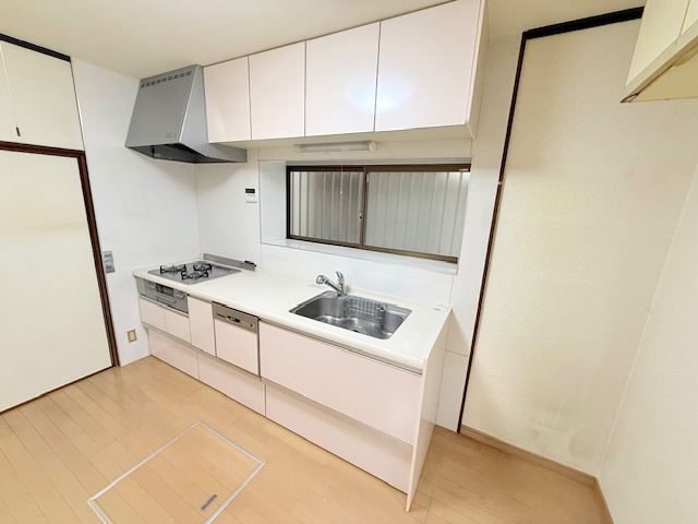 明石市魚住町西岡戸建のキッチン