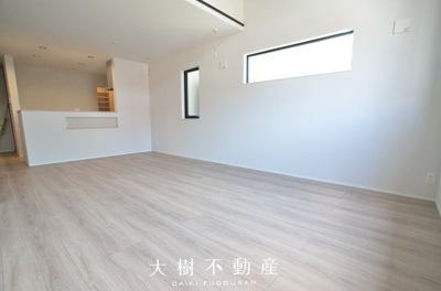 【居間・リビング】 | 海老名市大谷南3丁目 新築戸建て 全3棟【仲介手数料無料】