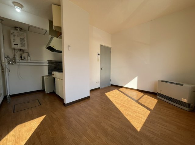 フィメールベガの居間・リビング