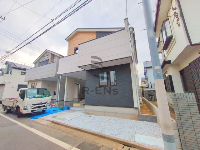 【外観】 | 練馬区貫井４丁目　新築戸建て　１号棟 | 無駄を削ぎ落とした美しさが、暮らしの質を高めます