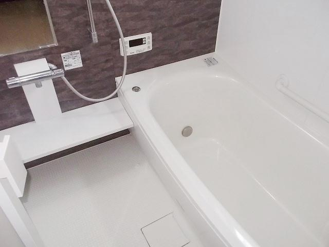 中宗岡戸建の浴室|きれいなお風呂です