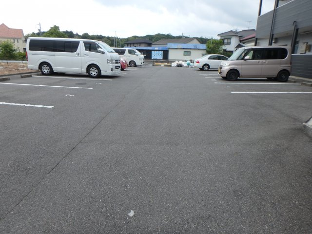 モンレーブまとばの駐車場