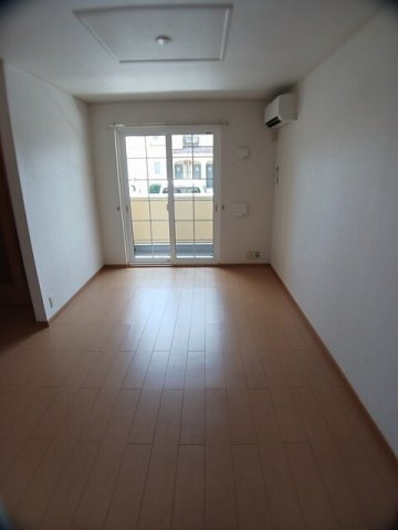 ガーデン　ハウス　緑丘Ｄの居間・リビング