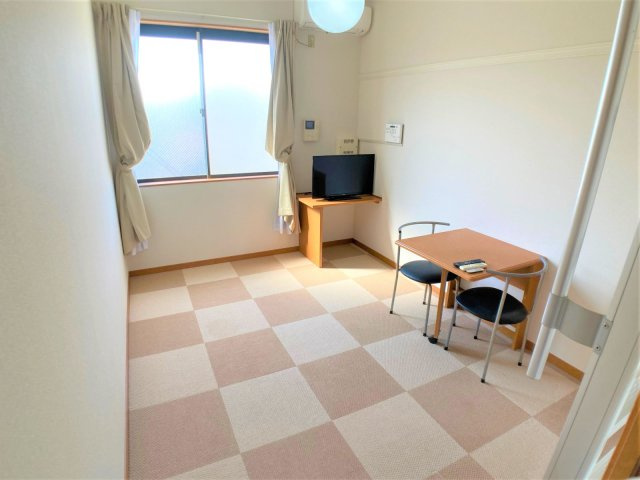 【居間・リビング】 | 設備・仕様は号室により異なる為、現況を優先致します。