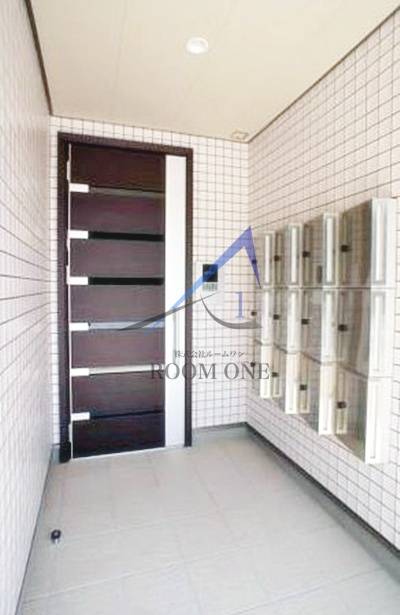 ルート・エイのエントランス|エントランスです。