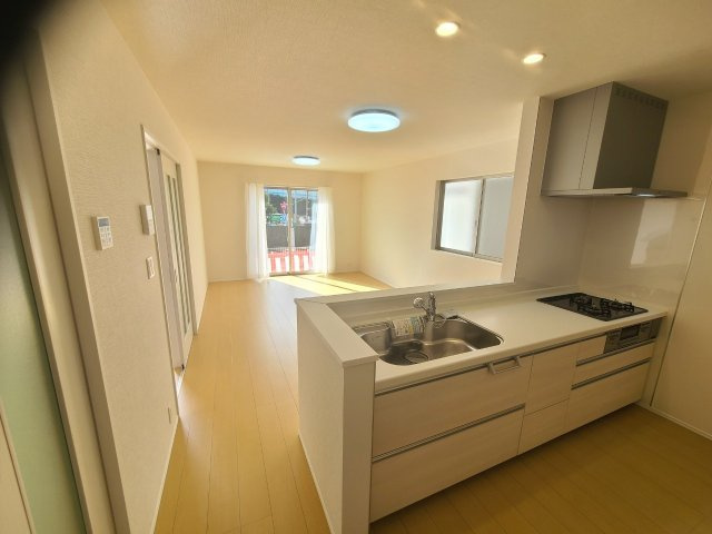 【内観：施工例】 | 青山台３丁目　新築戸建 | 同社同仕様写真です