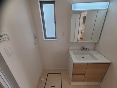 【内観：施工例】 | 青山台３丁目　新築戸建 | 同社同仕様写真です