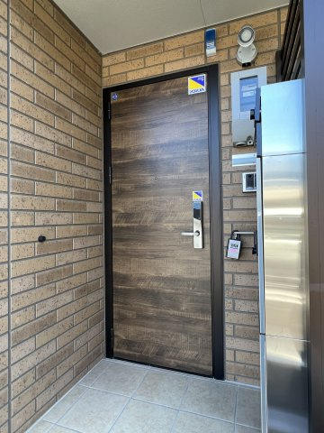 アルカンシエルのエントランス|TVモニターホン付き・カードキー