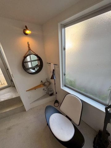 読谷村字瀬名波　収益物件の内装