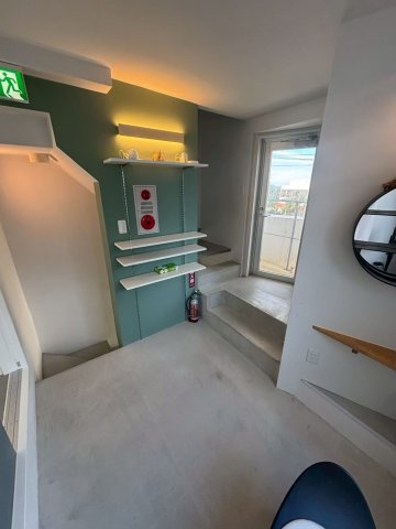 読谷村字瀬名波　収益物件の内装