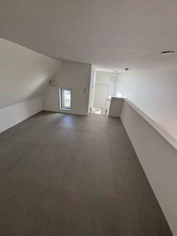 読谷村字瀬名波　収益物件の内装|屋根裏