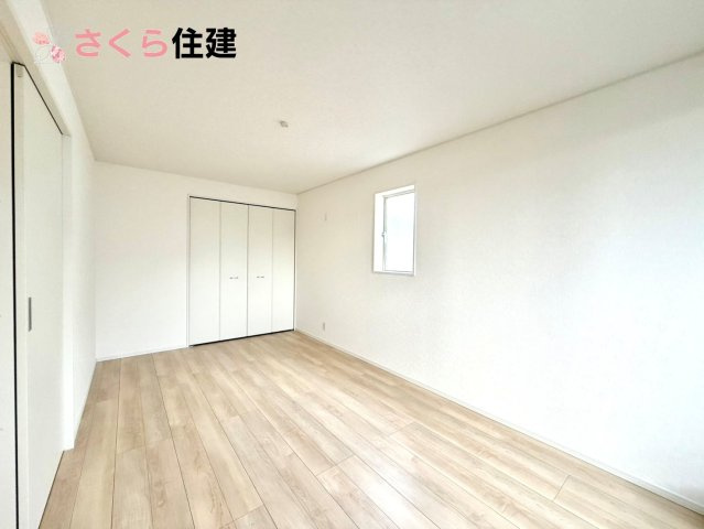 グレードルガーデン　小山市間々田第11　全１棟の洋室|各部屋に収納あります！荷物が多い子育て世代や、趣味道具の多い方にもうれしいですね！