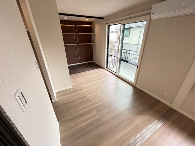 ラ・フォーレ紀寺の洋室