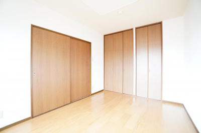 【洋室】 | イーストサイド63 | ※同物件・反転タイプの写真です。