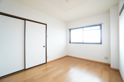 【寝室】 | イーストサイド63 | ※同物件・反転タイプの写真です。