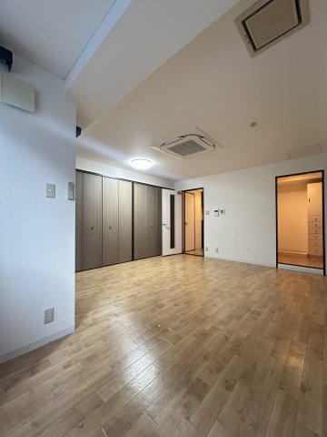 アメニティ北久宝寺の居間・リビング