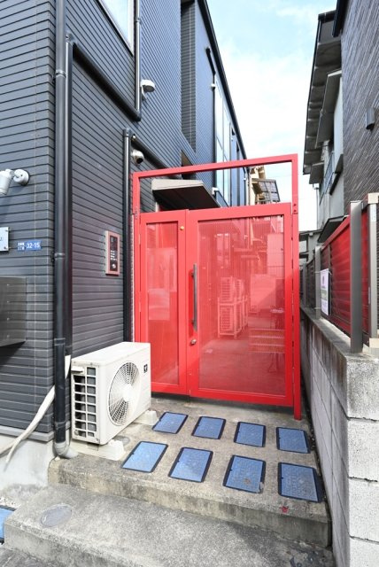 ファーストハウス北新宿のエントランス