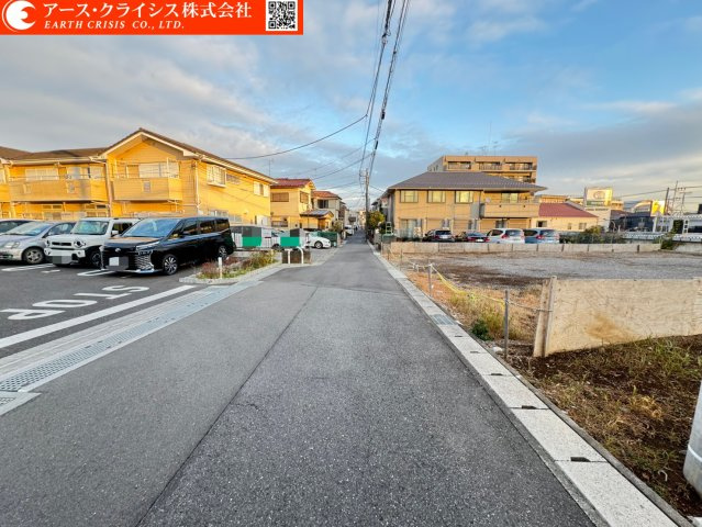 【前面道路含む現地写真】 | 松戸市五香西2丁目 | お気に入りのハウスメーカーや工務店で建築可能。デザインも間取も自由に決められるので、「自分たちらしい暮らし」を実現できます。日常に便利さと穏やかさを兼ね備えてた、立地はいかがでしょうか。