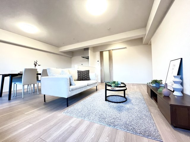 南港はなのまち住宅34号棟の居間・リビング