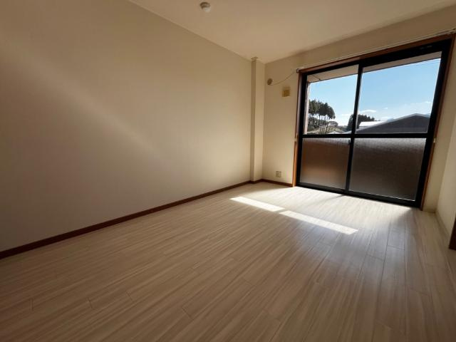 【内装】 | プリムロウズ | 南側洋室