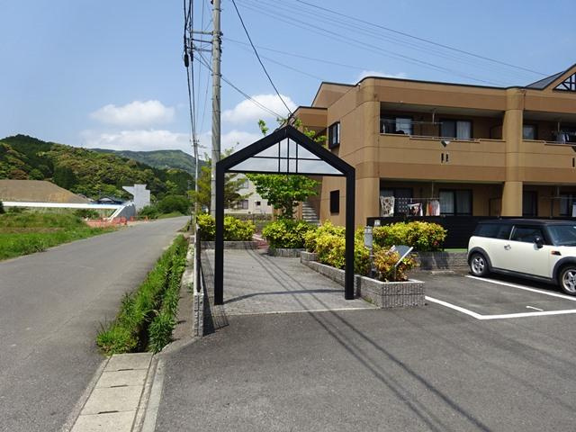 【外観】 | プリムロウズ | 外観写真（昼）