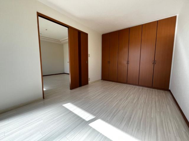 【内装】 | プリムロウズ | 南側洋室