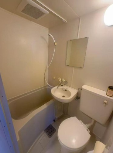 【浴室】 | ストーク東池袋 | 三点ユニットのトイレ・洗面・浴室となっています！白を基調としており、綺麗です！