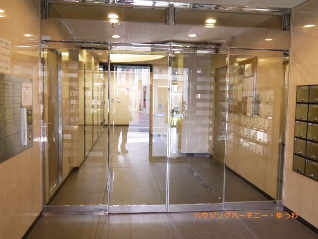 【その他共用部分】 | ストーク東池袋 | 清潔感と歓迎感があるエントランスホールとなります。