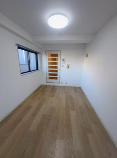 【洋室】 | ストーク東池袋 | 暖かいひだまりを全身で感じ取れる室内。