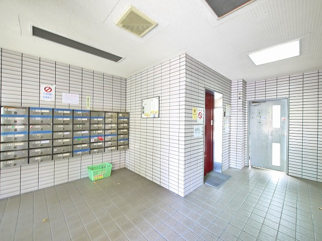 アメニティホウコクのエントランス|建物の内部です