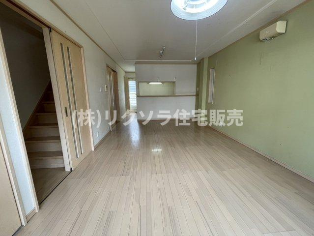 金田町１丁目　中古一戸建ての寝室|洋室6.25帖　３階のお部屋
■物件内覧・資金計画相談・住宅ローン相談、リフォーム相談、お問合せ受付中■
※当日・翌日のご内覧、ご相談はお電話でのお問合せがスムーズです！