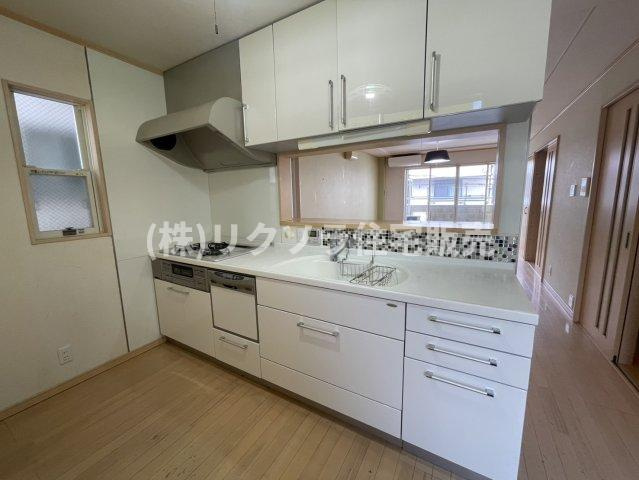 金田町１丁目　中古一戸建ての玄関|玄関収納付き
■物件内覧・資金計画相談・住宅ローン相談、リフォーム相談、お問合せ受付中■
※当日・翌日のご内覧、ご相談はお電話でのお問合せがスムーズです！