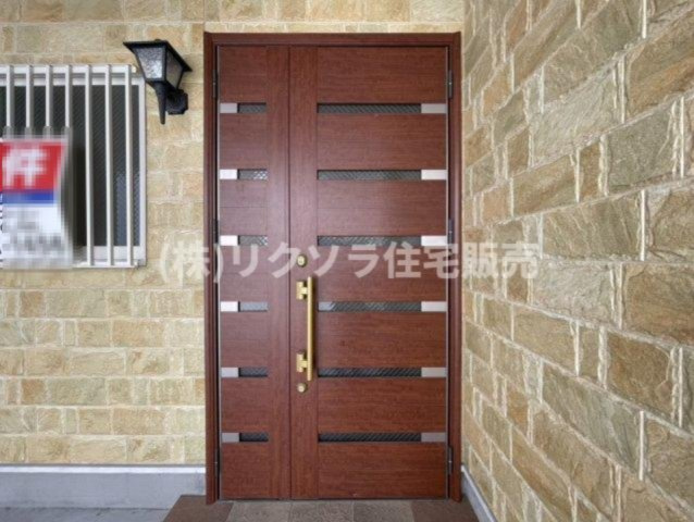 金田町１丁目　中古一戸建ての居間・リビング|LDK18.0帖
■物件内覧・資金計画相談・住宅ローン相談、リフォーム相談、お問合せ受付中■
※当日・翌日のご内覧、ご相談はお電話でのお問合せがスムーズです！