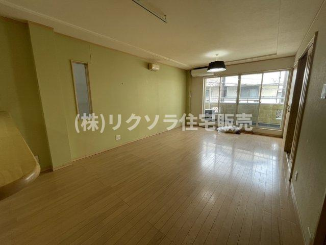 金田町１丁目　中古一戸建ての内装|洗面化粧台　洗濯機置き場
■物件内覧・資金計画相談・住宅ローン相談、リフォーム相談、お問合せ受付中■
※当日・翌日のご内覧、ご相談はお電話でのお問合せがスムーズです！