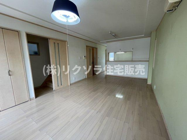 金田町１丁目　中古一戸建ての洋室|洋室6.0帖　1階のお部屋
■物件内覧・資金計画相談・住宅ローン相談、リフォーム相談、お問合せ受付中■
※当日・翌日のご内覧、ご相談はお電話でのお問合せがスムーズです！