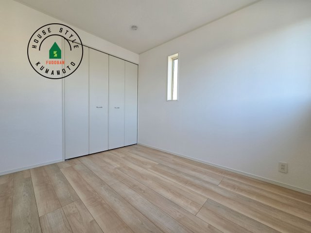 熊本市東区戸島7丁目第8-1棟（1号棟）の子供部屋|穏やかな光が差し込む室内には、穏やかな時間が流れます。