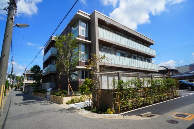 シャーメゾン　光