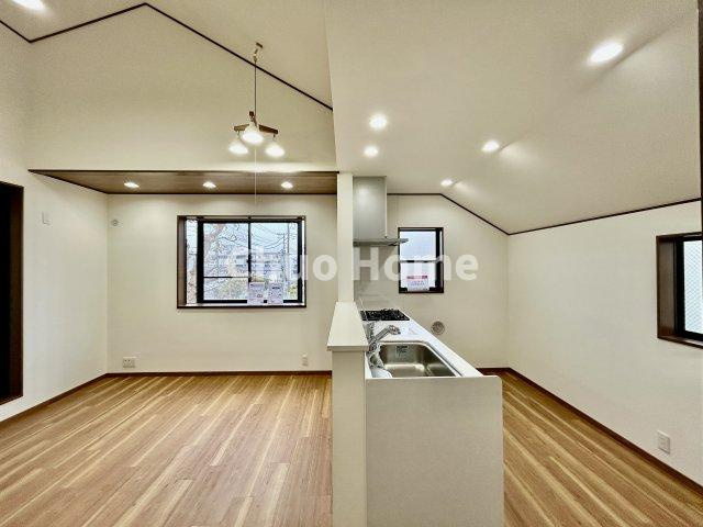 葛飾区南水元2丁目中古住宅のキッチン|ダイニングキッチン