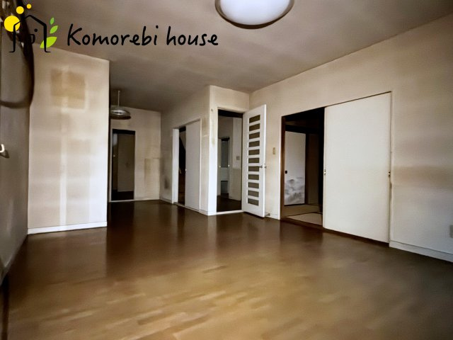 蓮田市関山４丁目　中古一戸建ての居間・リビング|こちらのリビングで趣味の時間をお楽しみください