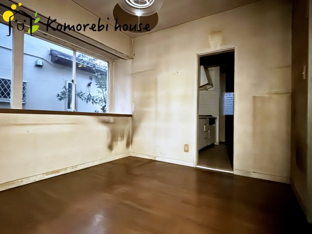 蓮田市関山４丁目　中古一戸建ての居間・リビング|こちらのリビングで趣味の時間をお楽しみください