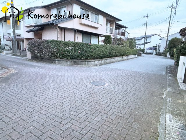 蓮田市関山４丁目　中古一戸建ての前面道路含む現地写真|前面道路含む現地写真です