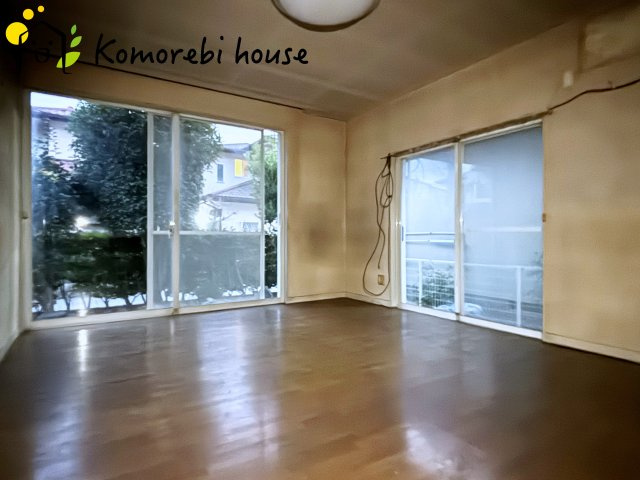 蓮田市関山４丁目　中古一戸建ての居間・リビング|こちらの居間で趣味の時間をお楽しみください