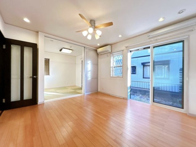 【居間・リビング】 | 熊谷市中央5丁目　中古戸建