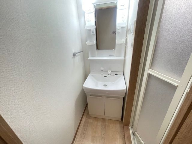 ツリーデン松戸Ⅱの独立洗面台