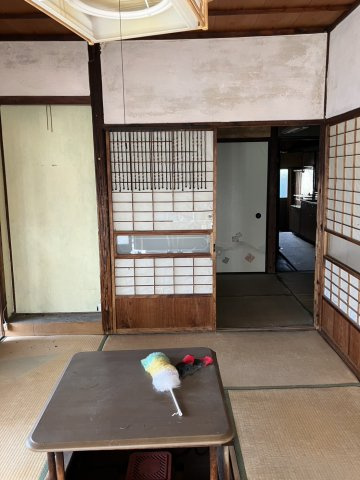 桐生市東小学校裏店舗兼住居の居間・リビング