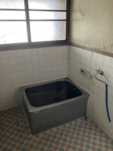 桐生市東小学校裏店舗兼住居の浴室