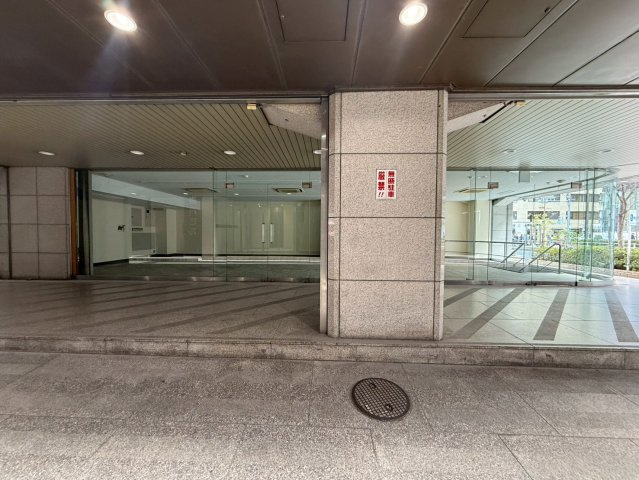 市橋ビル　B1-1Fのエントランス