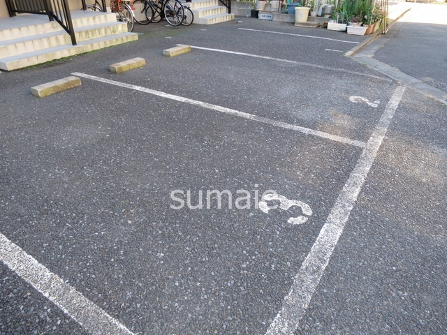 コスモクレールⅢの駐車場|駐車スペースあります♪